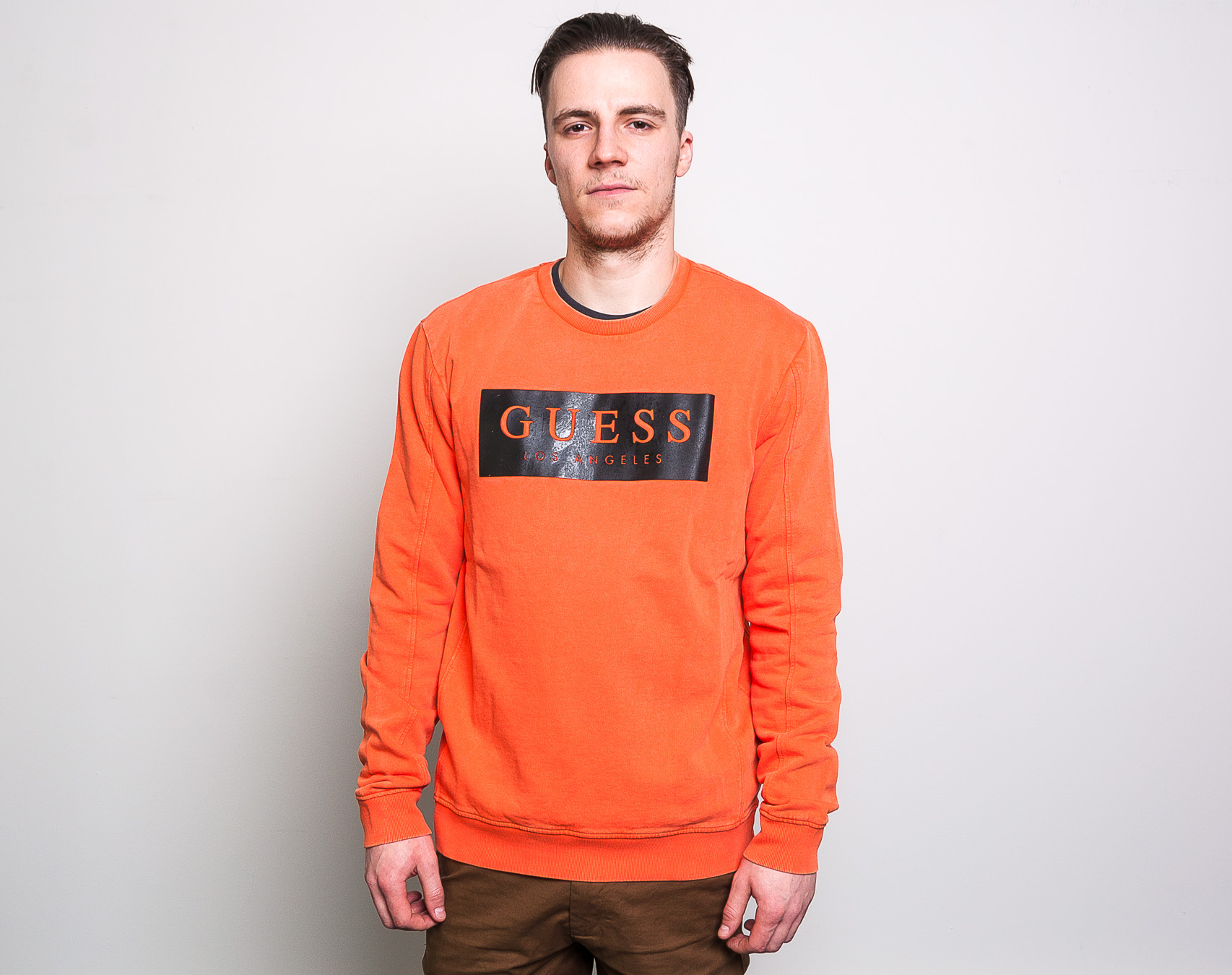 Mikina Guess Davis CN Fleece Bitter Orange Direct F392