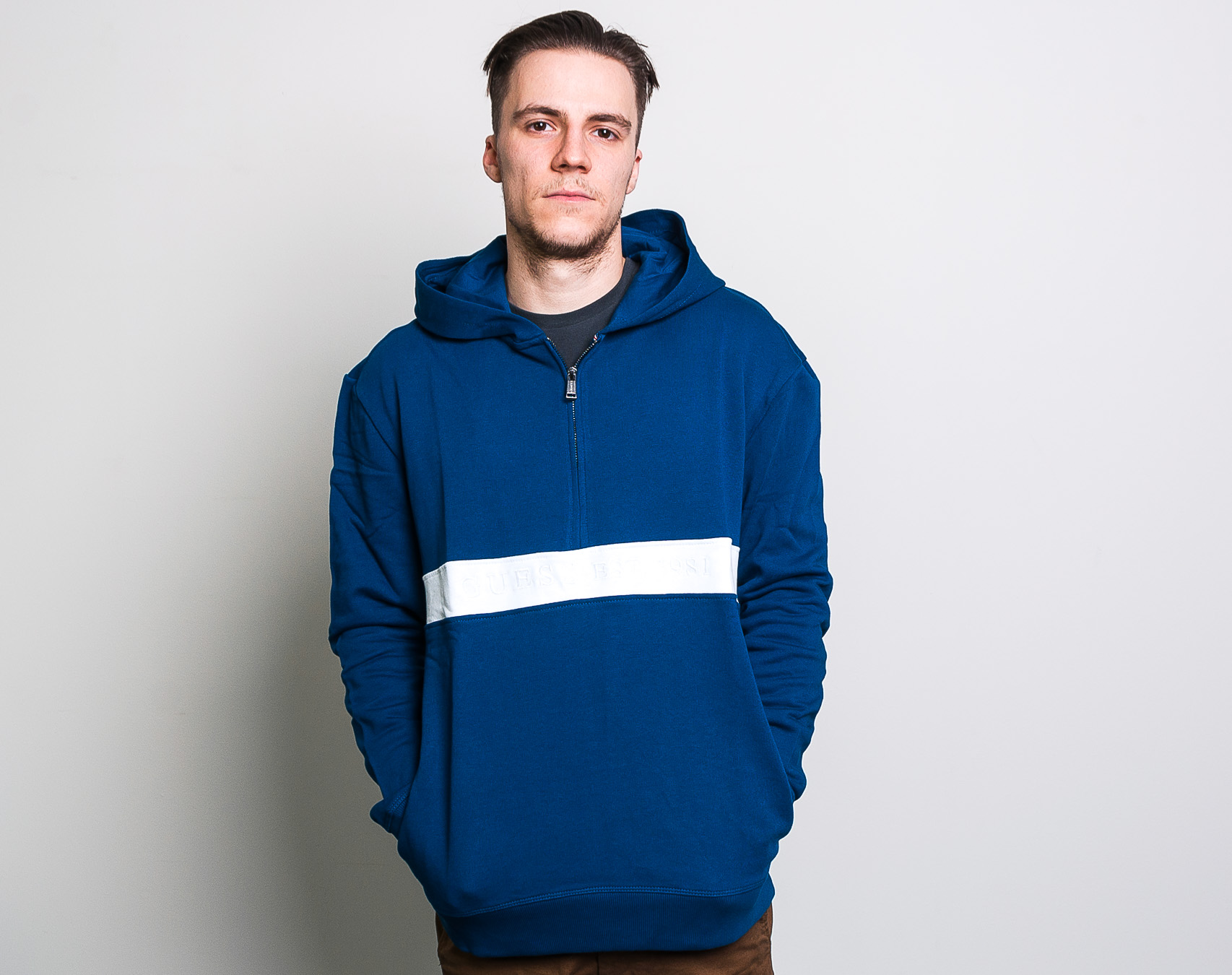 Mikina Guess Isaac HZ Hoodie Blue/White F79N