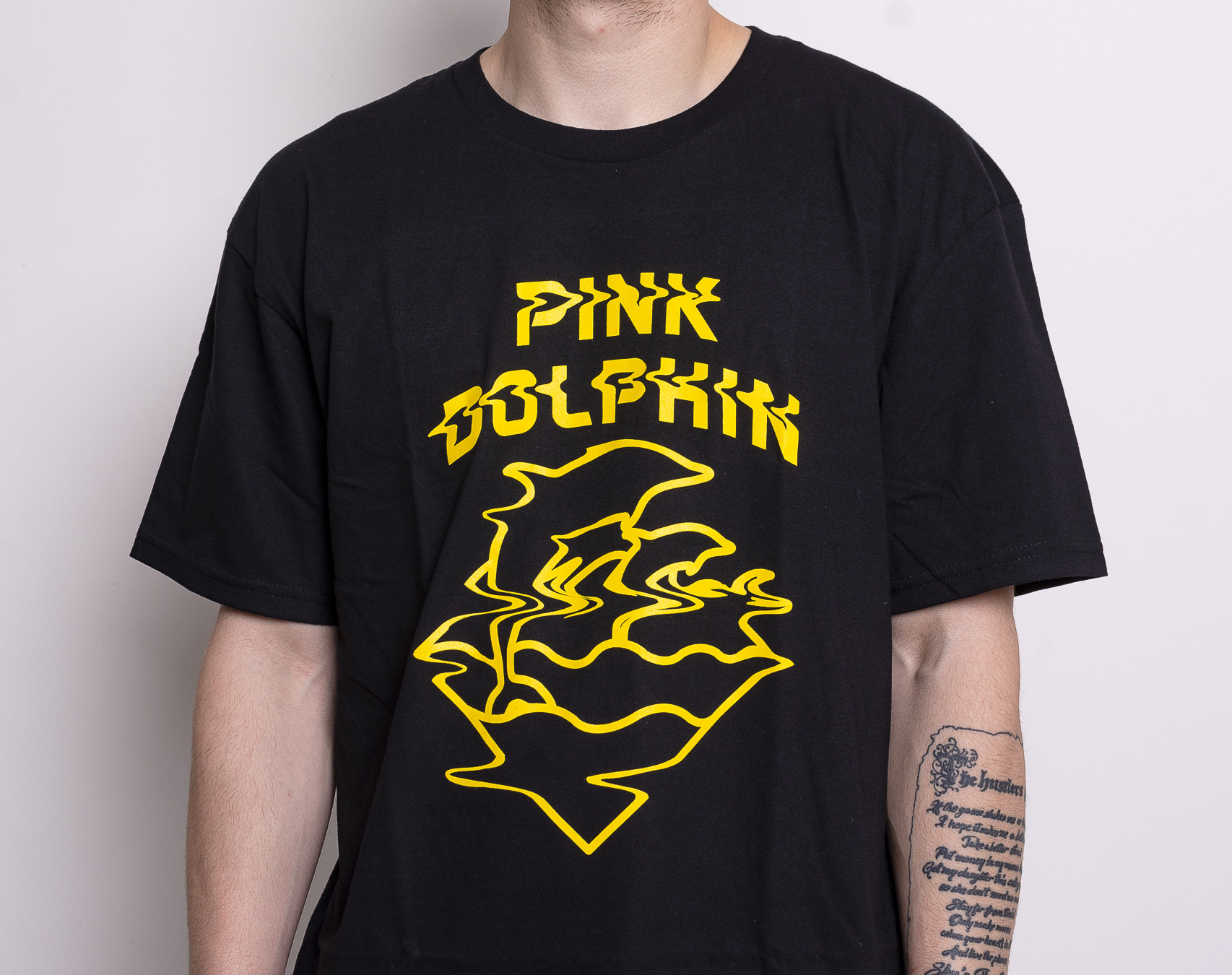 Triko Pink Dolphin Waves Ripple Tee Black PS11911WRBL