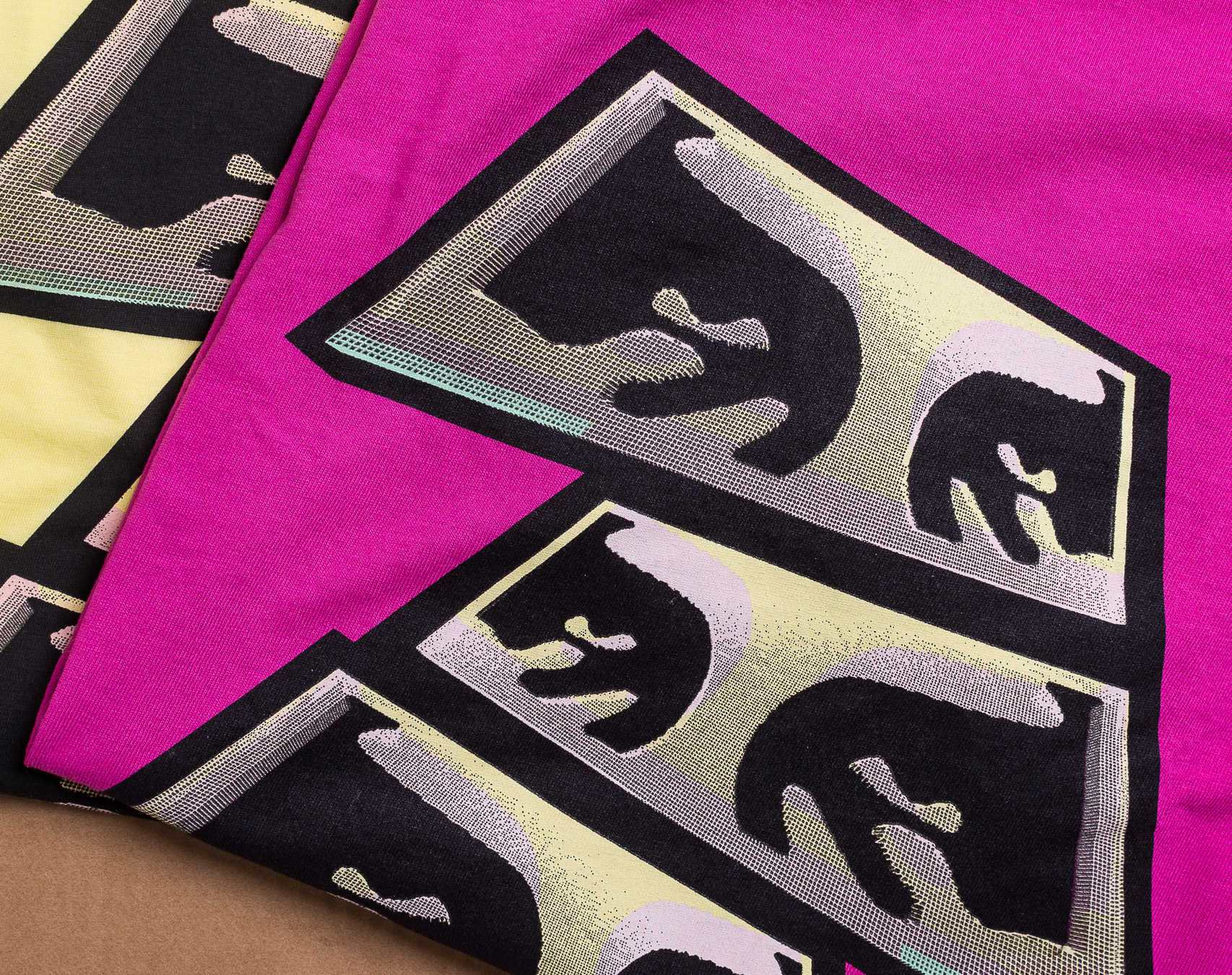 Triko OBEY Pyramid Eyes Dusty Psychedelic Pink 166721899-PIN