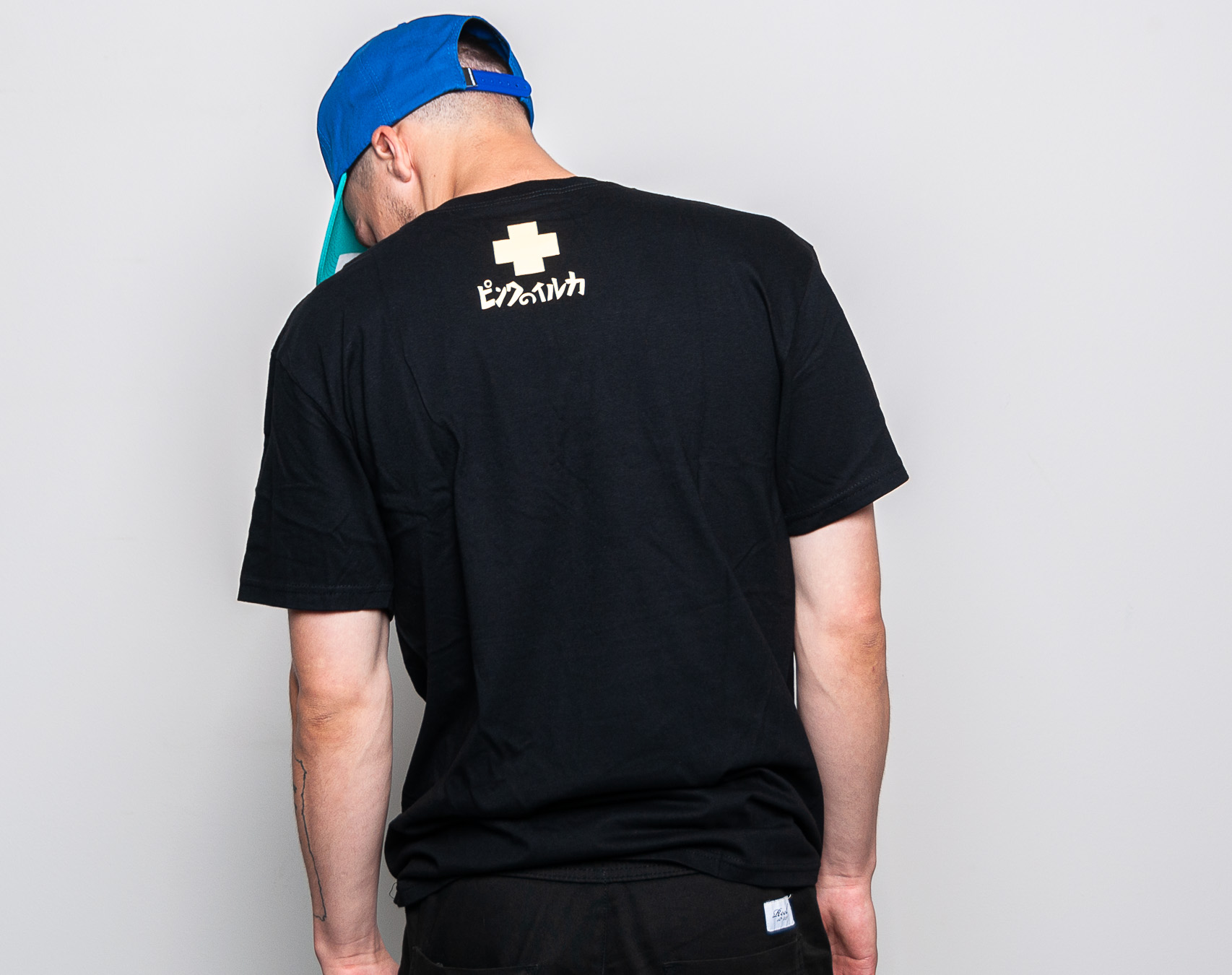 Triko Pink Dolphin Make Waves Black