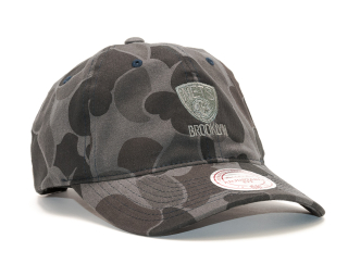 Kšiltovka Mitchell & Ness Camo Slouch Brooklyn Nets Black Camo Strapback