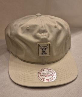 Kšiltovka Mitchell & Ness Cream Low Bulls Strapback