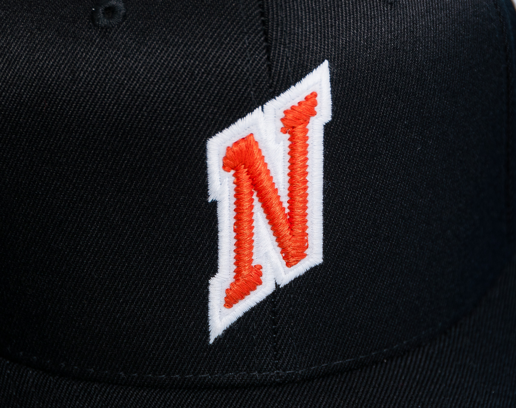 Kšiltovka Mitchell & Ness New York Knicks Hardwood Classic Freshman 110 Curved Black Snapback