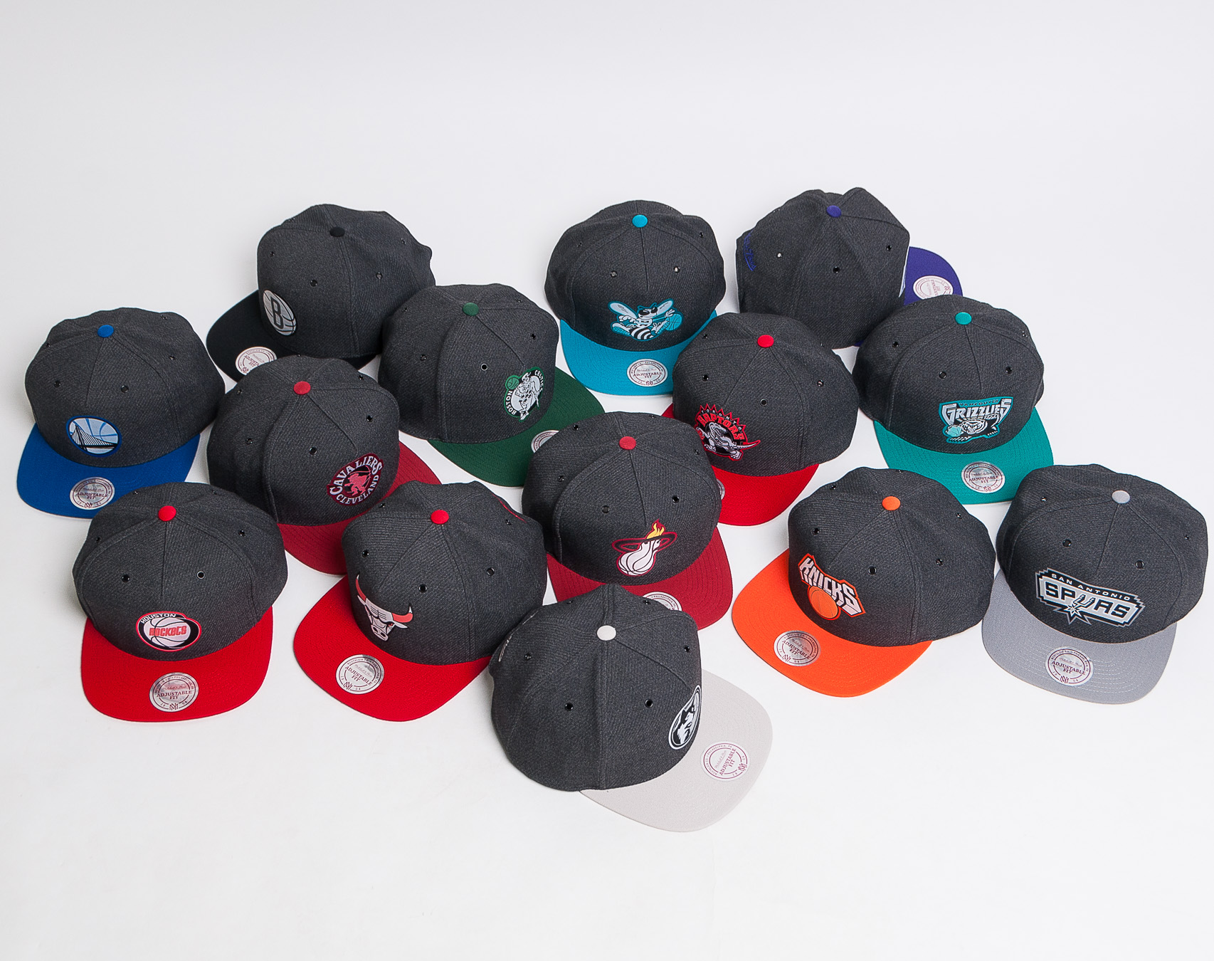 Kšiltovka Mitchell & Ness Charlotte Hornets Hardwood Classic Woven Reflective Charcoal/Teal Snapback
