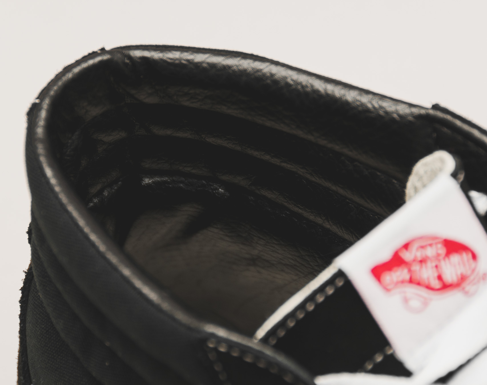 Boty VANS SK8-Hi Black/Black/White VD5IB8C