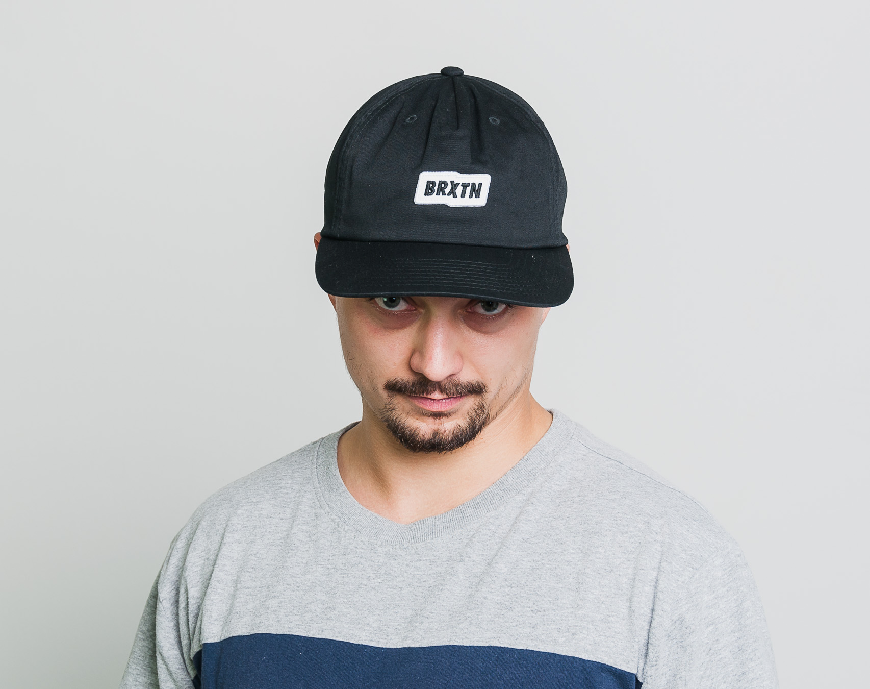 Kšiltovka BRIXTON Topper II Mp Black Snapback