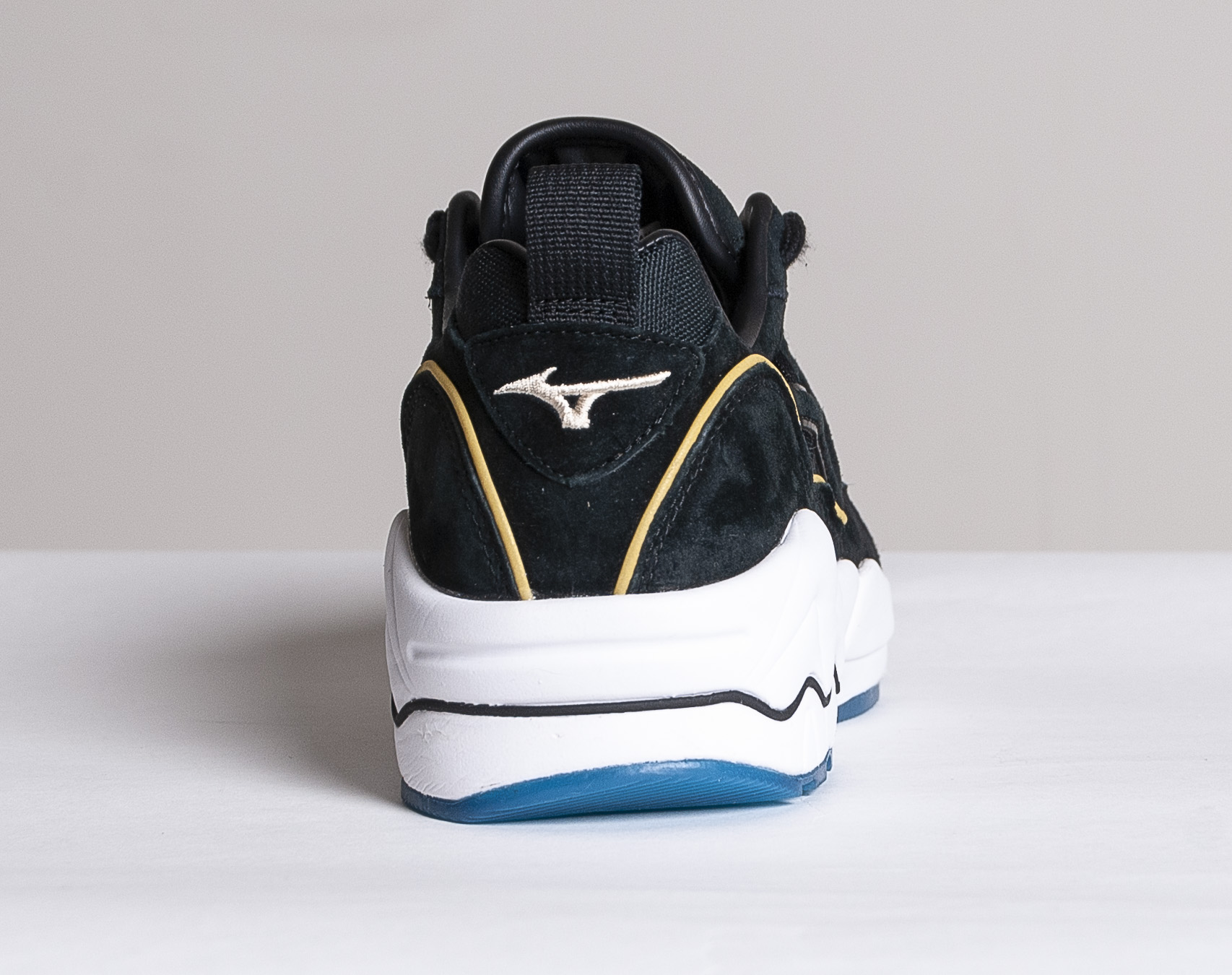 Boty Mizuno Wave Rider 1 PREMIUM Black/Black/Wood Ash OP181007593