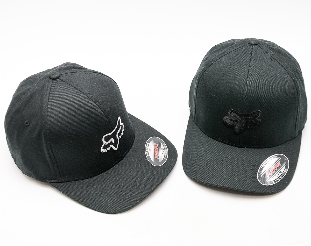 Kšiltovka FOX Legacy Black/Black Flexfit Hat