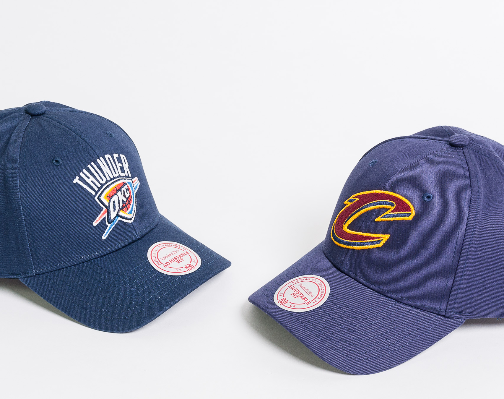 Kšiltovka Mitchell & Ness Team Logo Low Pro Cleveland Cavaliers Navy Snapback