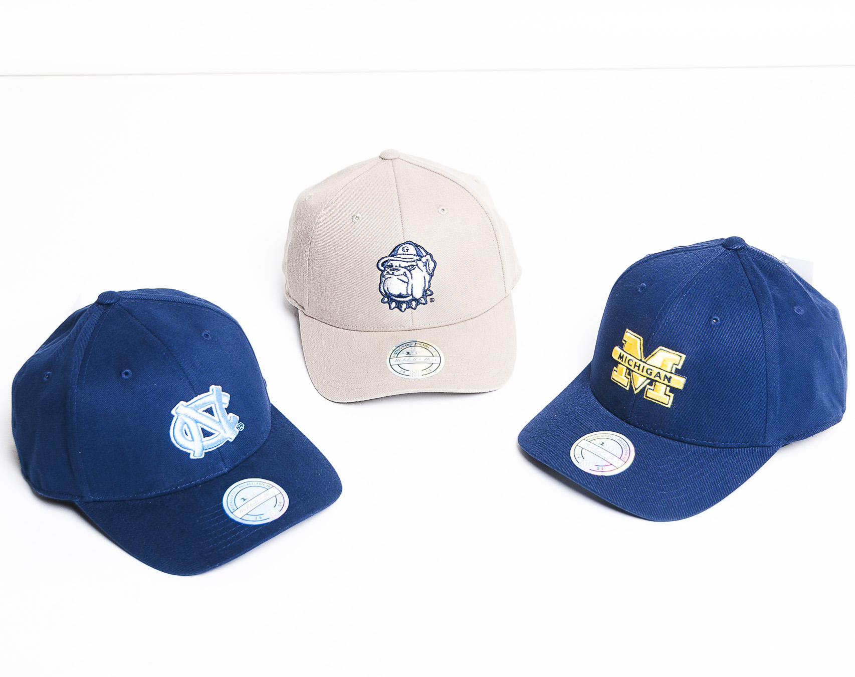 Kšiltovka Mitchell & Ness North Carolina Tar Heels 408 Team Logo Low Pro Snapback