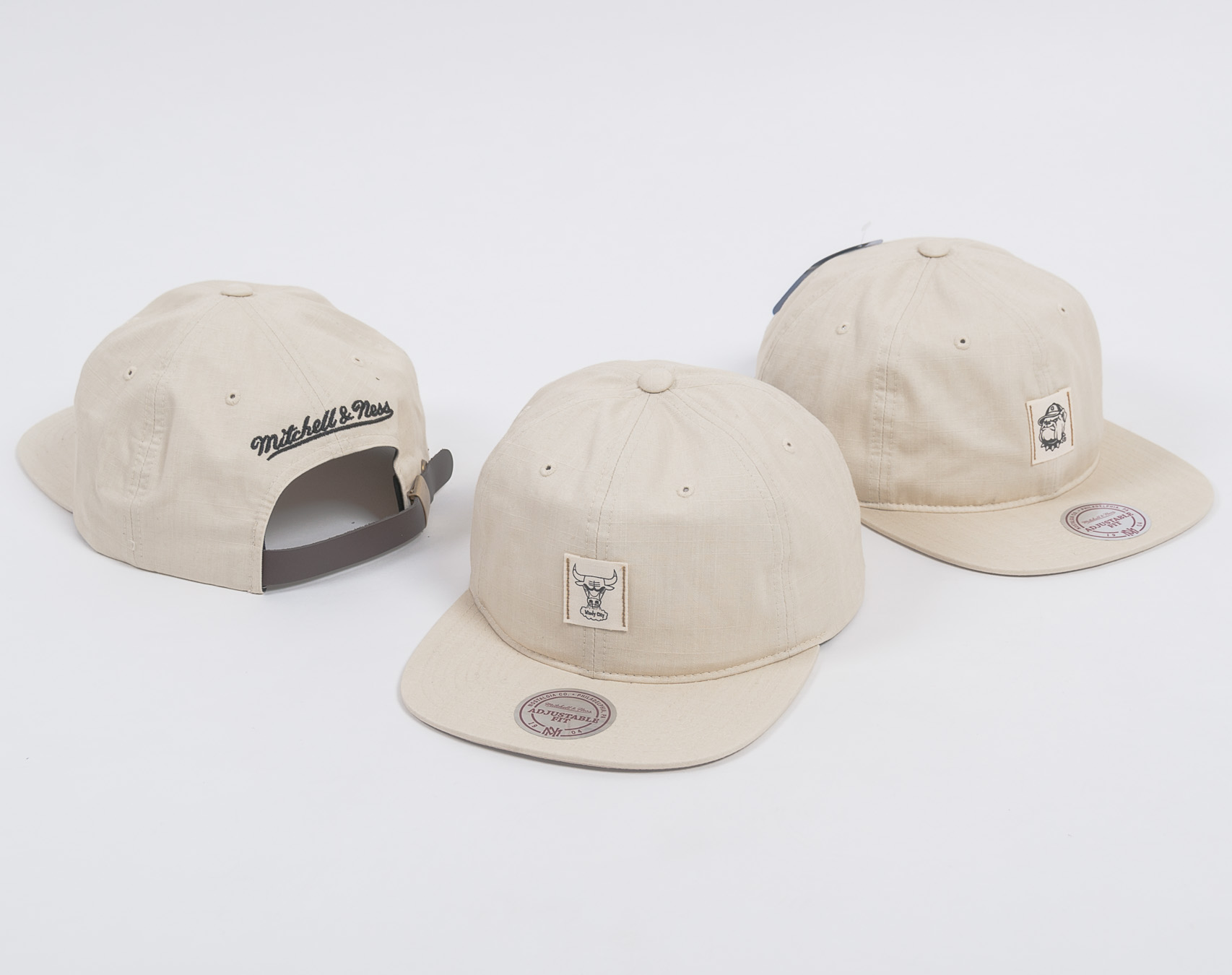 Kšiltovka Mitchell & Ness Cream Low Pro Georgetown Hoyas Strapback
