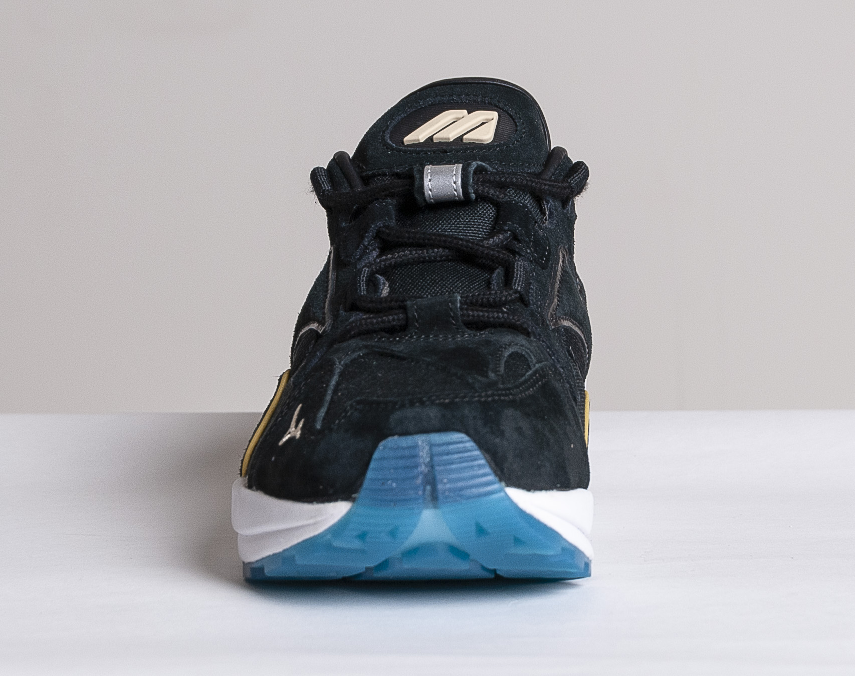 Boty Mizuno Wave Rider 1 PREMIUM Black/Black/Wood Ash OP181007593