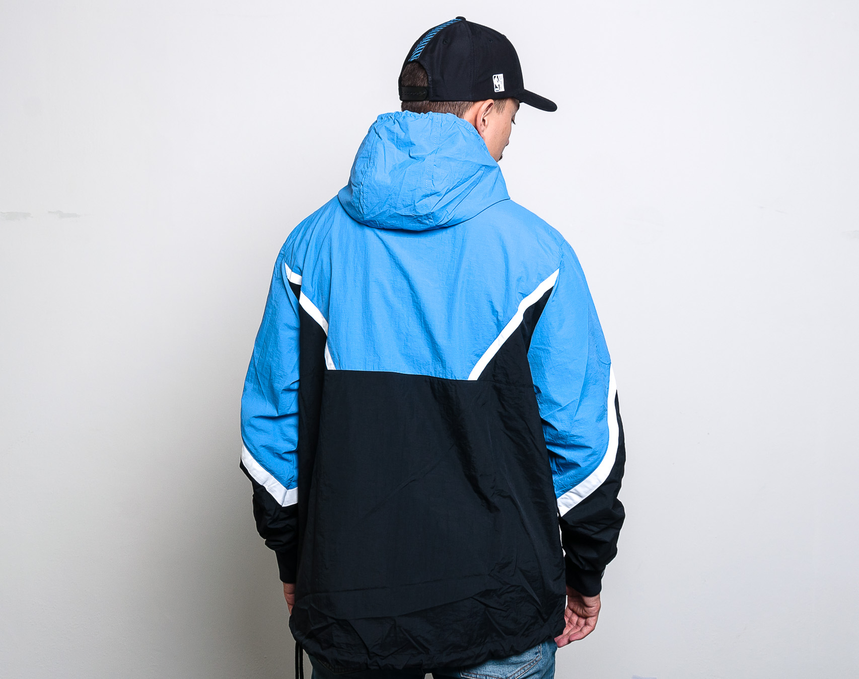 Bunda pánská Mitchell & Ness Cleveland Cavaliers Half Zip Anorak Jacket Black/Blue