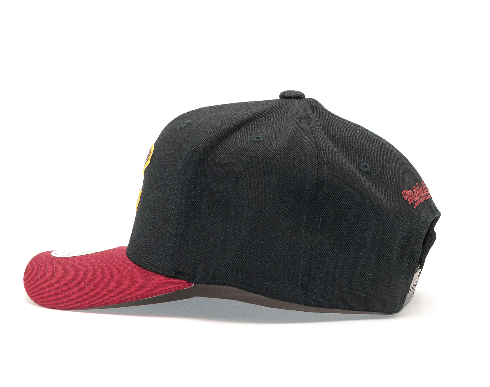 Kšiltovka Mitchell & Ness Cleveland Cavaliers 2 Tone 110 Black/Dark Red Snapback