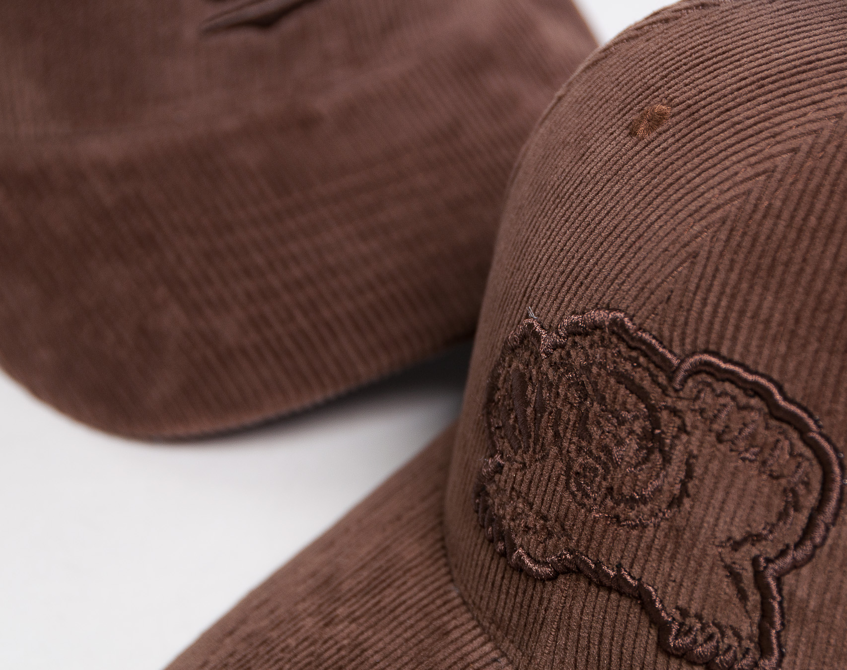 Kšiltovka Mitchell & Ness Vancouver Grizzlies Cord Brown Snapback