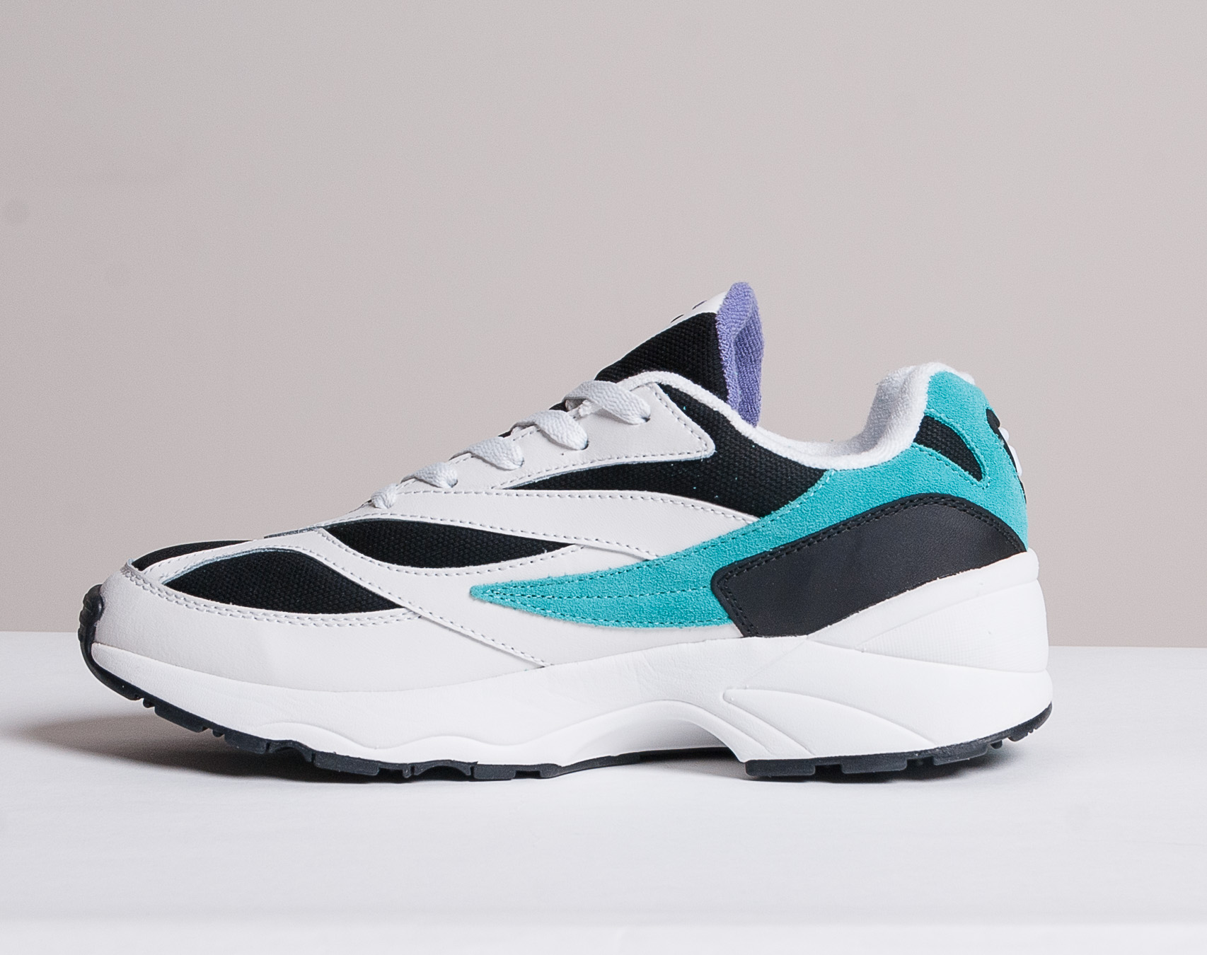Boty FILA V94M Low Black/Blue Curacao/Violet Tulip 1010573 11P