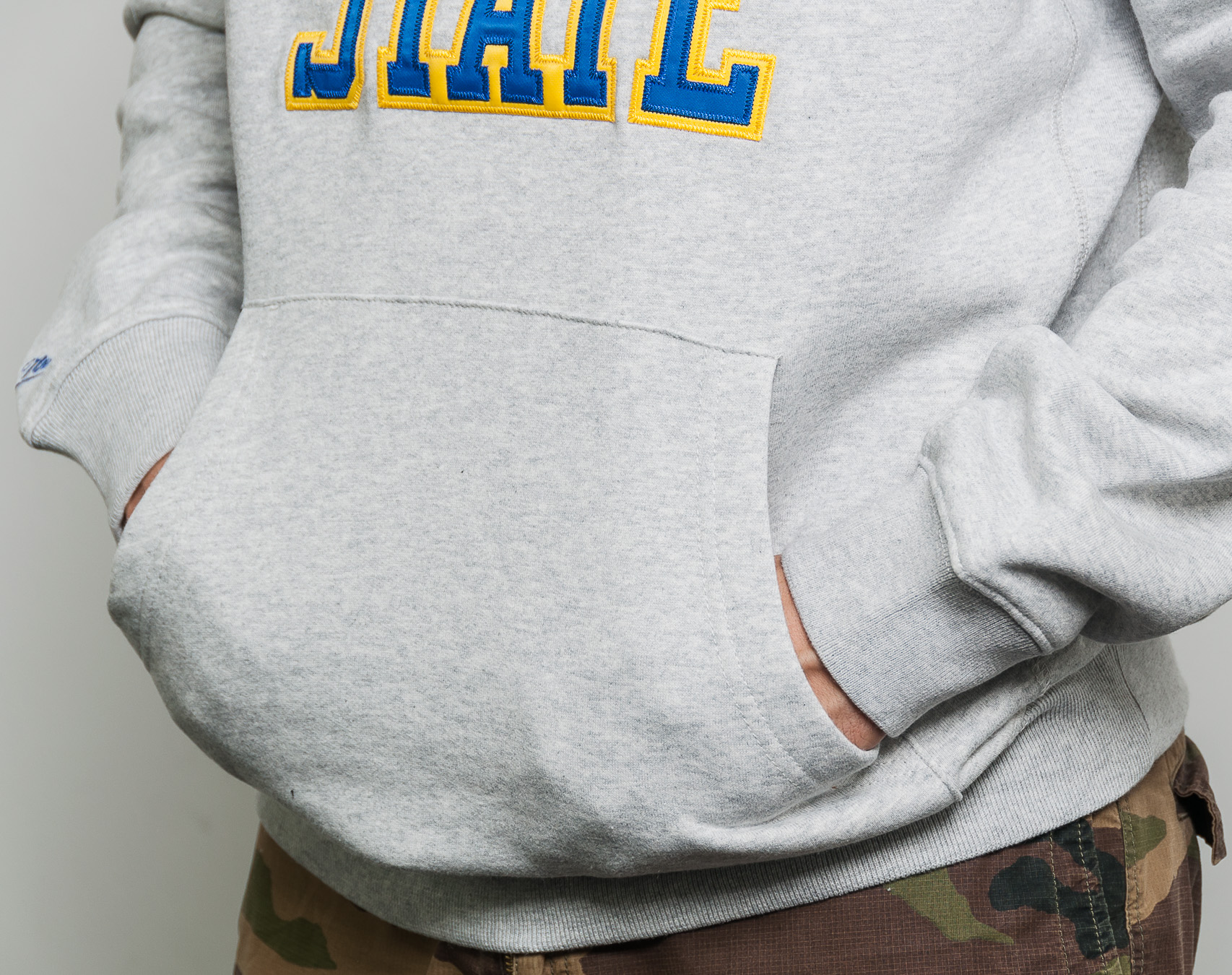 Mikina S Kapucí Mitchell & Ness Play Off Win Hoody Golden State Warriors Grey
