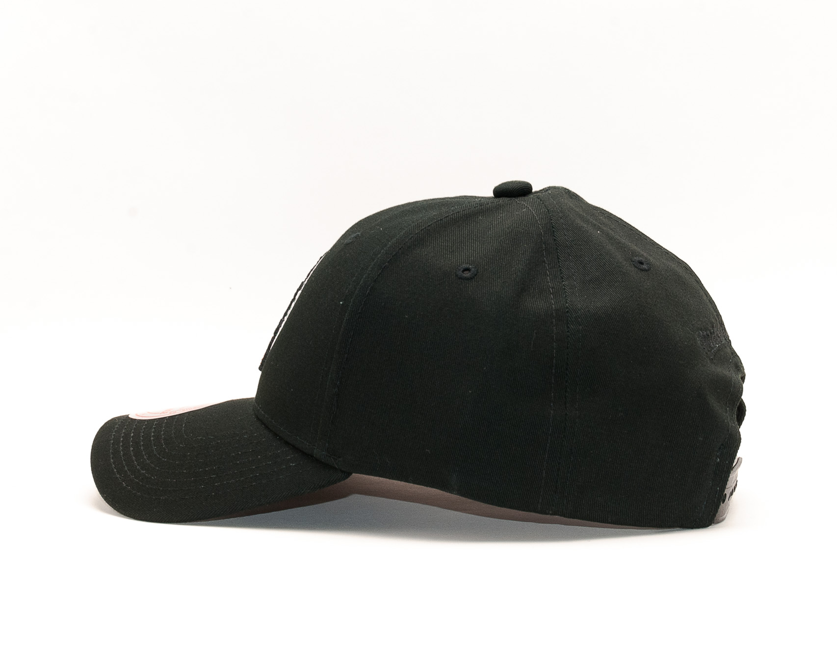 Kšiltovka Mitchell & Ness Team Logo Low Pro New York Knicks Black Snapback