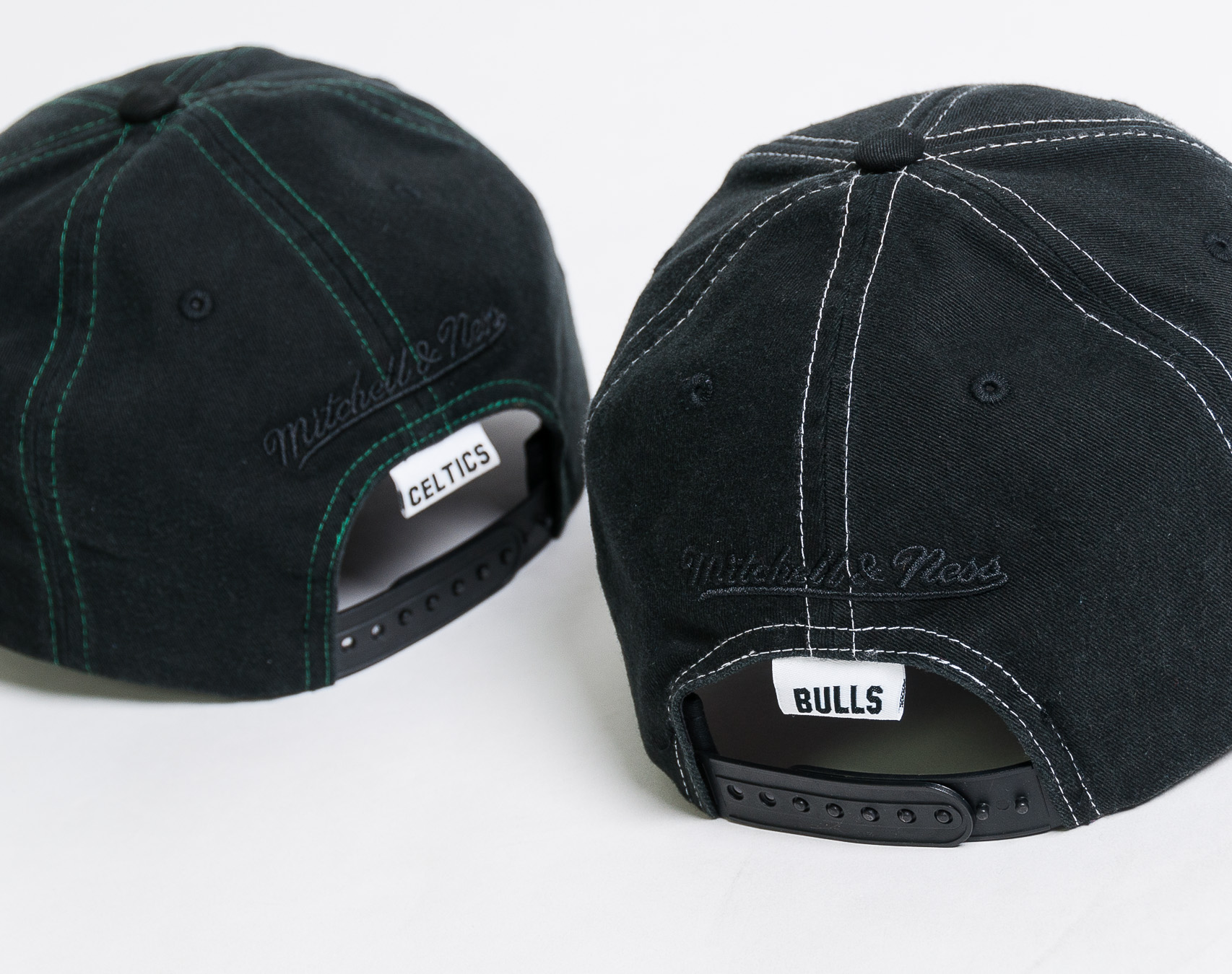Kšiltovka Mitchell & Ness Boston Celtics Contrast Cotton Black/Green Snapback