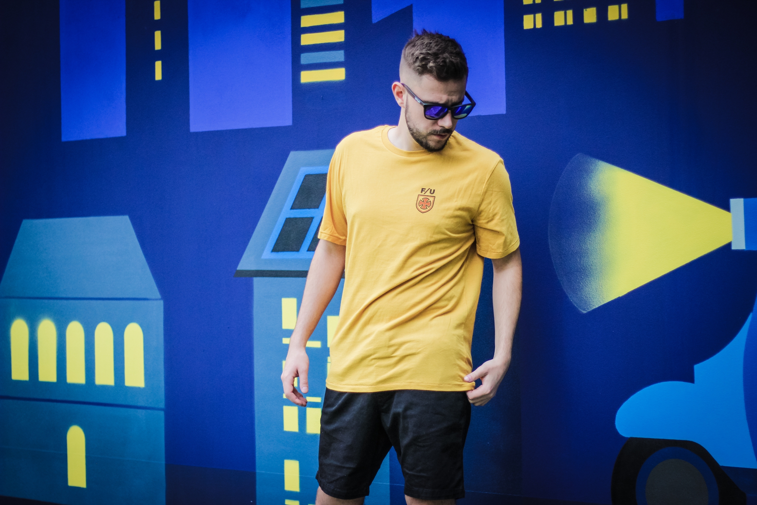 Triko BRIXTON Brixton x Independent Hedge Print Yellow 06986