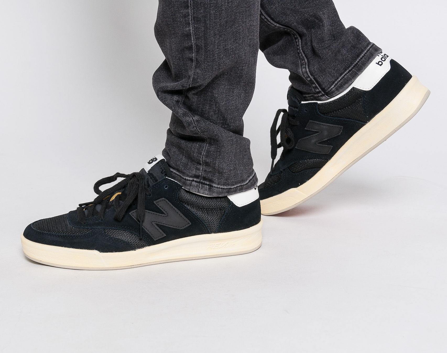 Boty New Balance CRT300CJ Black/White