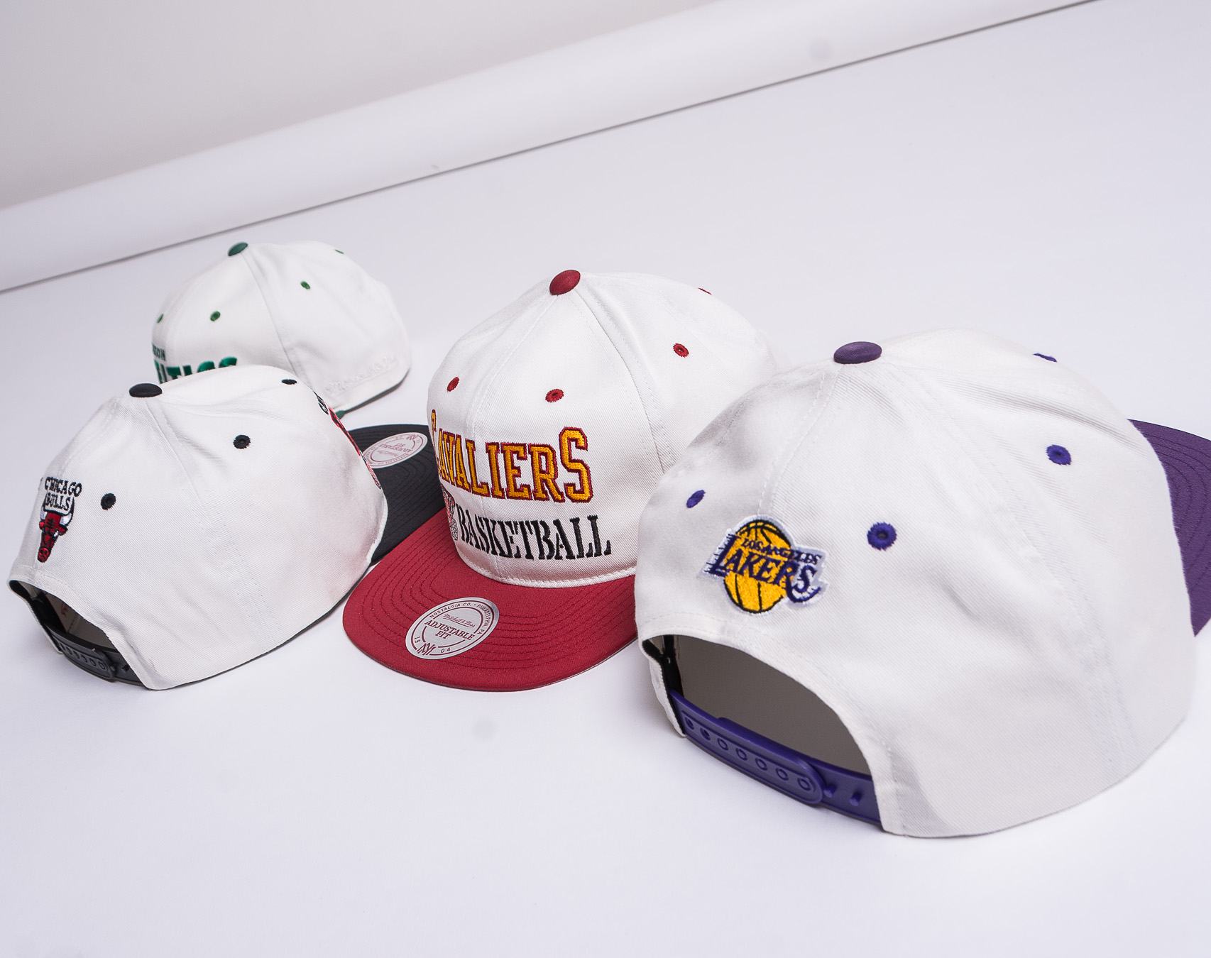 Kšiltovka Mitchell & Ness Boston Celtics Dunk Off White Snapback