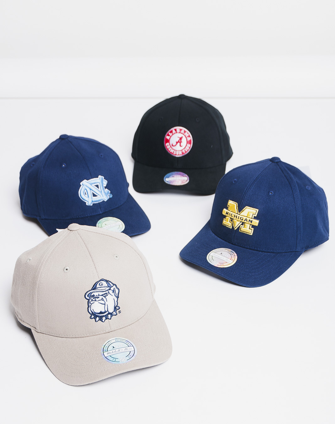 Kšiltovka Mitchell & Ness Michigan Wolverines 408 Team Logo Low Pro Snapback