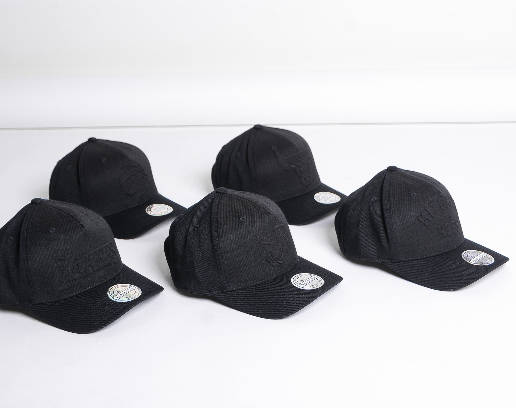 Kšiltovka Mitchell & Ness Chicago Bulls 326 Deboss Snapback
