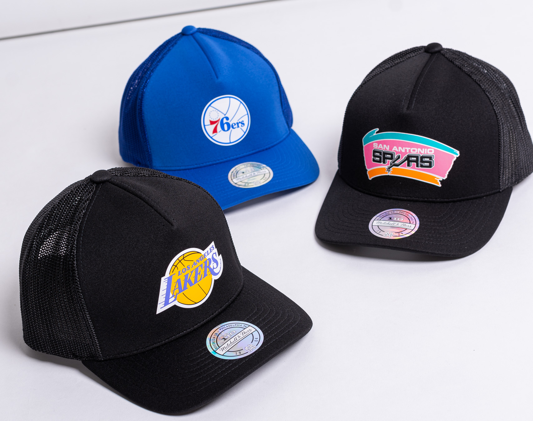 Kšiltovka Mitchell & Ness Philadelphia 76ers INTL292 Vintage Jersey Snapback
