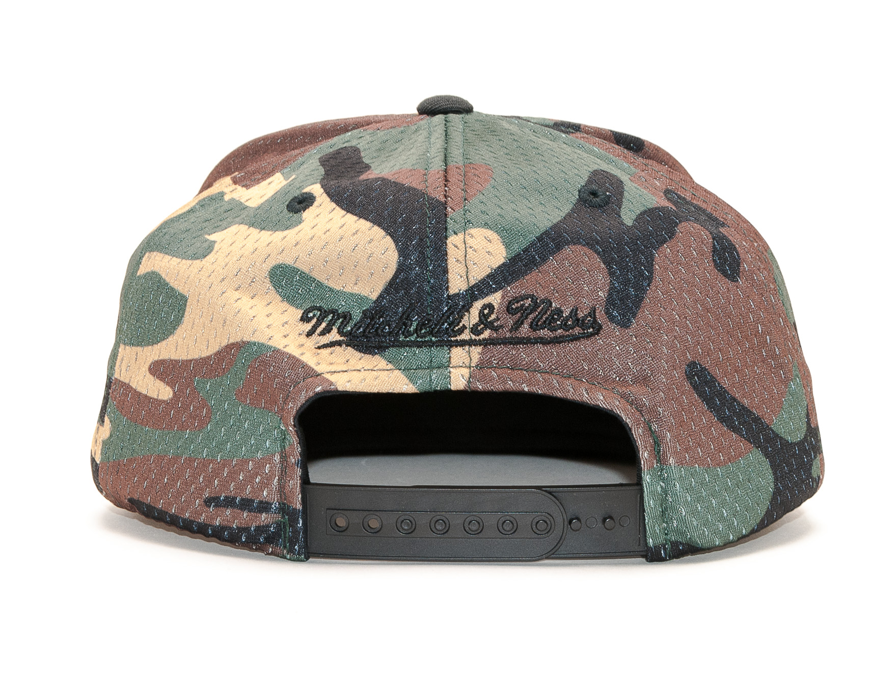 Kšiltovka Mitchell & Ness Philadelphia 76ers Woodland "COVER" Camo/Black Snapback