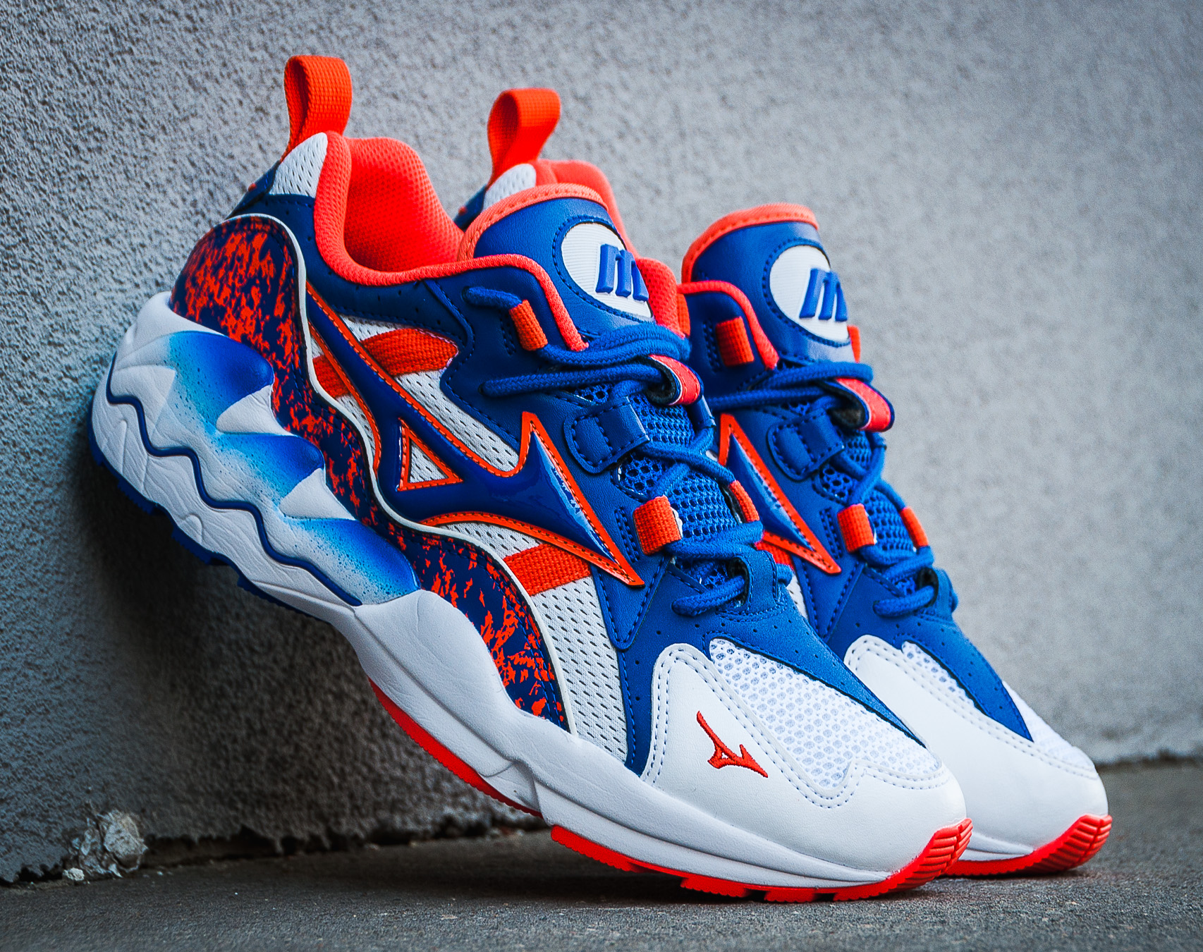 Boty Mizuno Wave Rider 1 White/Reflex Blue/Nasturtium D1GA192522