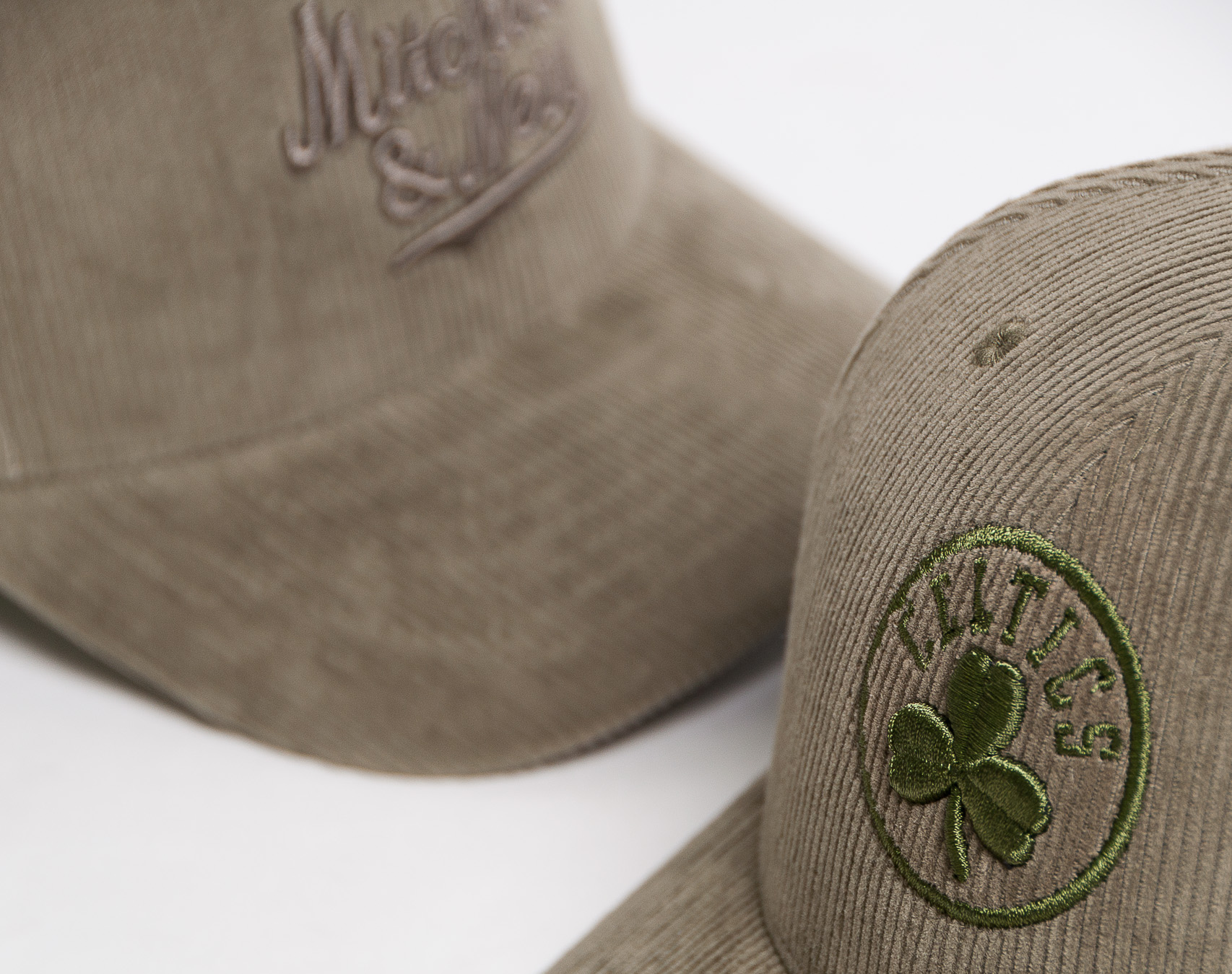 Kšiltovka Mitchell & Ness Boston Celtics Cord Hiking Green Snapback