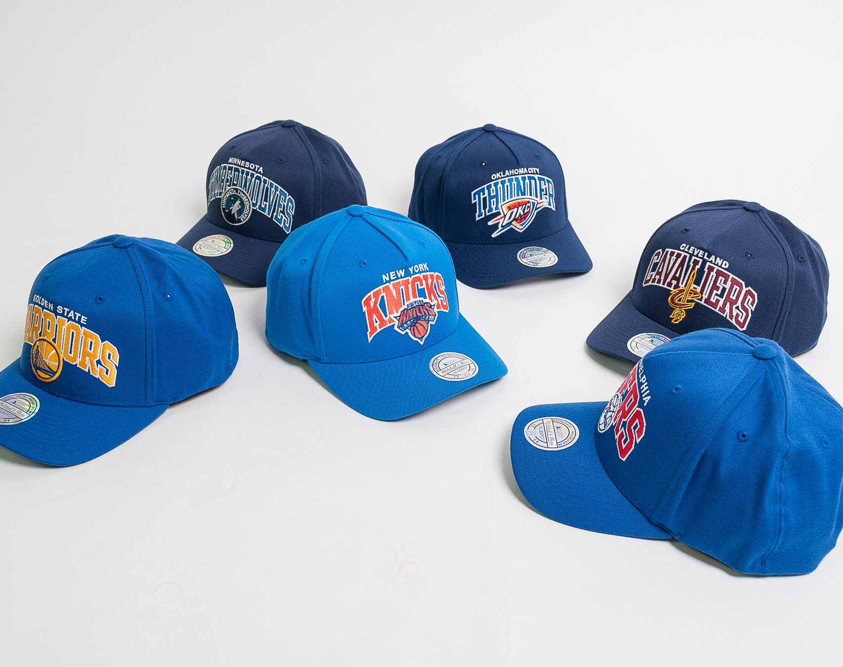 Kšiltovka Mitchell & Ness NBA Team Arch Pinch Panel 110 Cleveland Cavaliers Navy Snapback