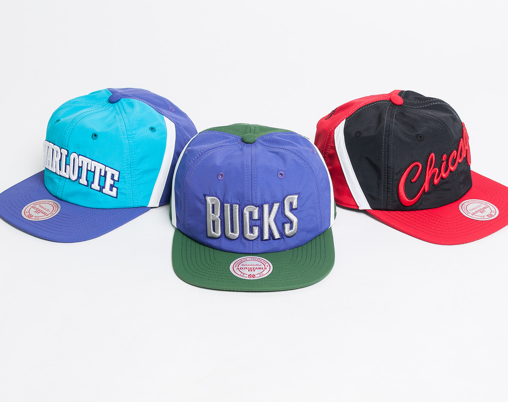 Kšiltovka Mitchell & Ness Milwaukee Bucks Anorak Purple/Green Snapback