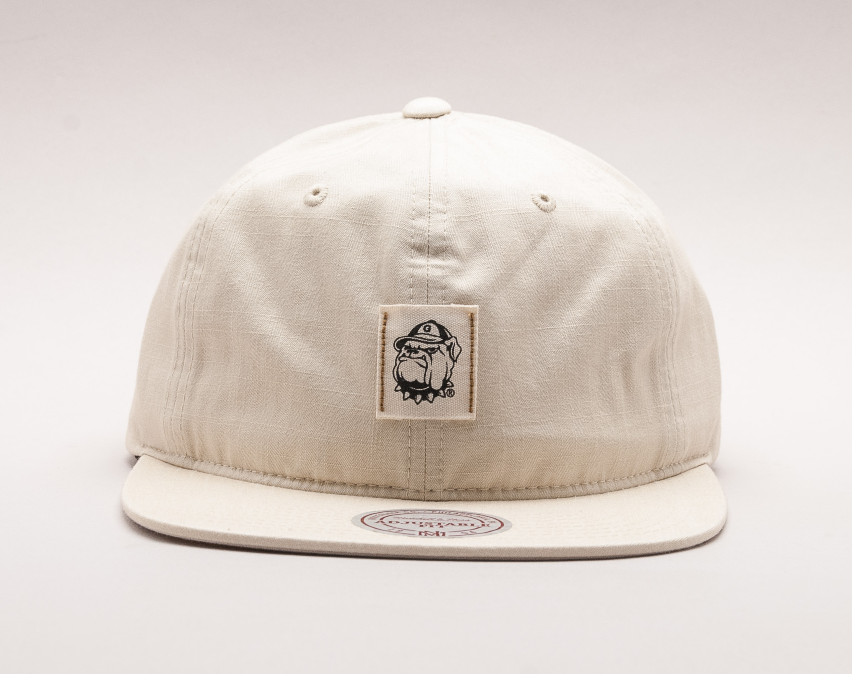 Kšiltovka Mitchell & Ness Cream Low Pro Georgetown Hoyas Strapback