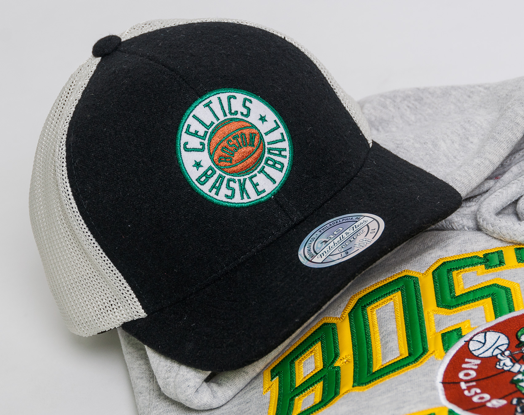 Kšiltovka Mitchell & Ness Patch 110 SB Boston Celtics Black/White Snapback