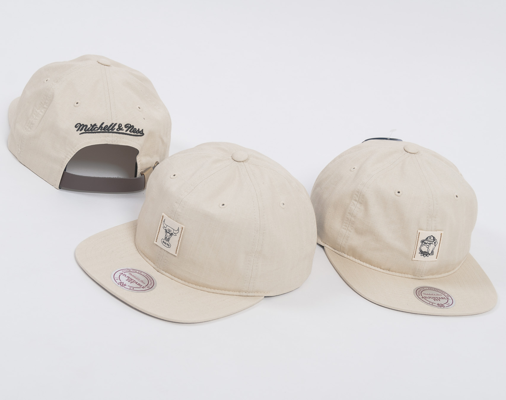 Kšiltovka Mitchell & Ness Cream Low Pro Georgetown Hoyas Strapback