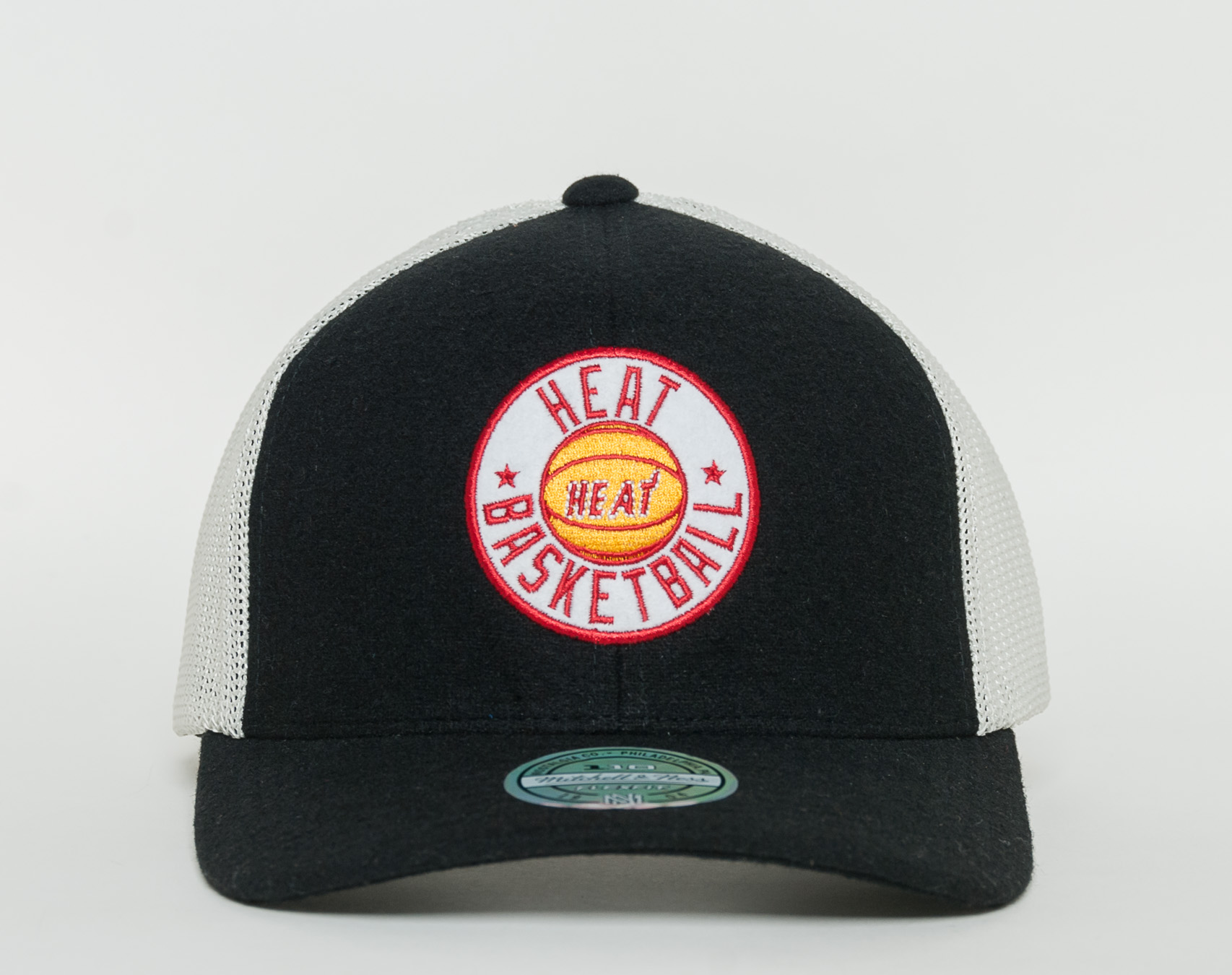 Kšiltovka Mitchell & Ness Patch 110 SB Miami Heat Black/White Snapback