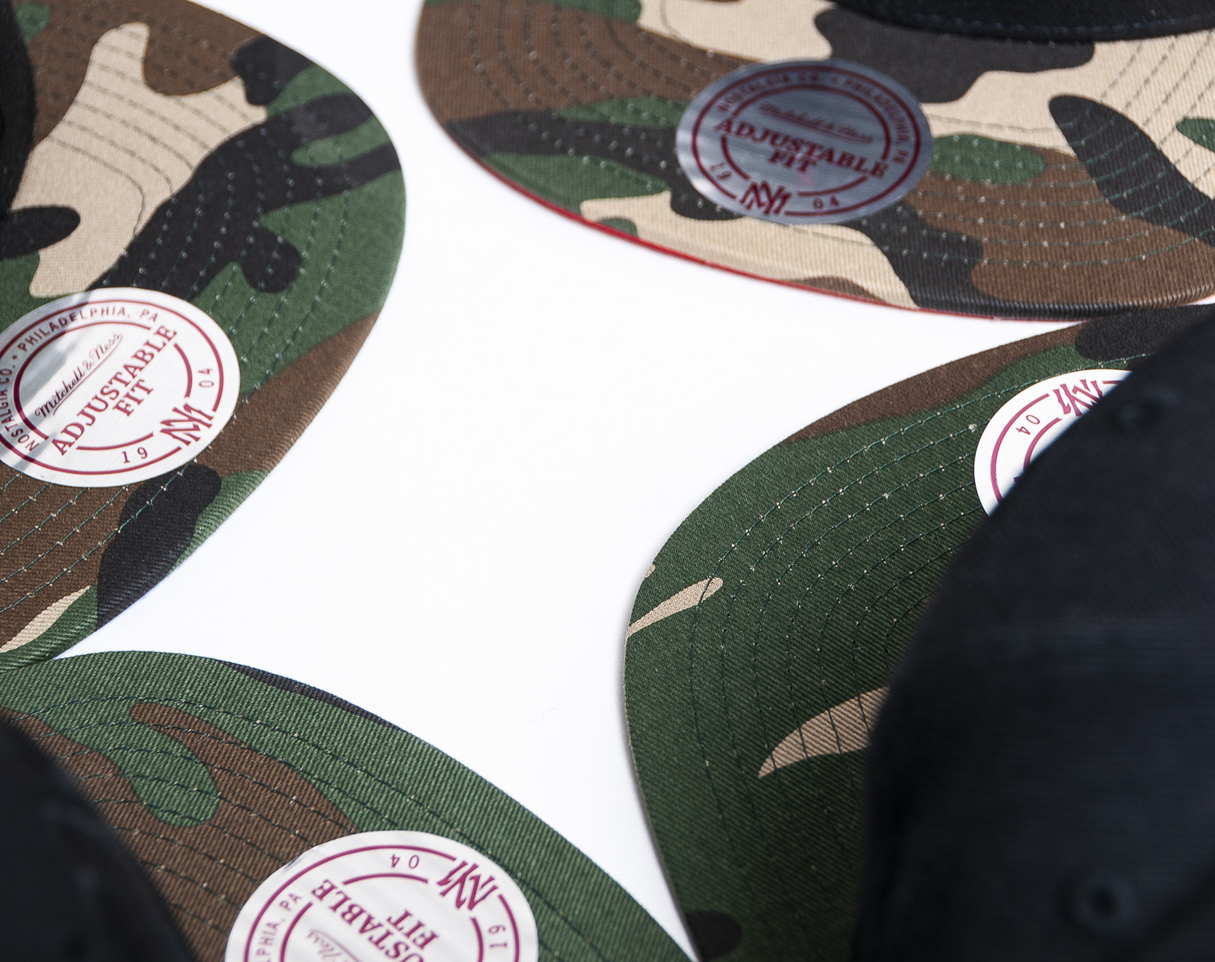 Kšiltovka Mitchell & Ness Cleveland Cavaliers 403 Blind Camo Snapback