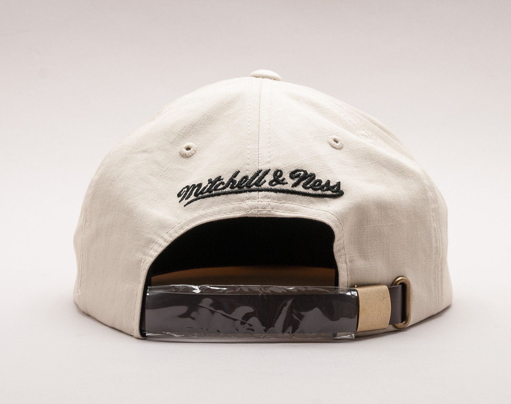 Kšiltovka Mitchell & Ness Cream Low Pro Georgetown Hoyas Strapback