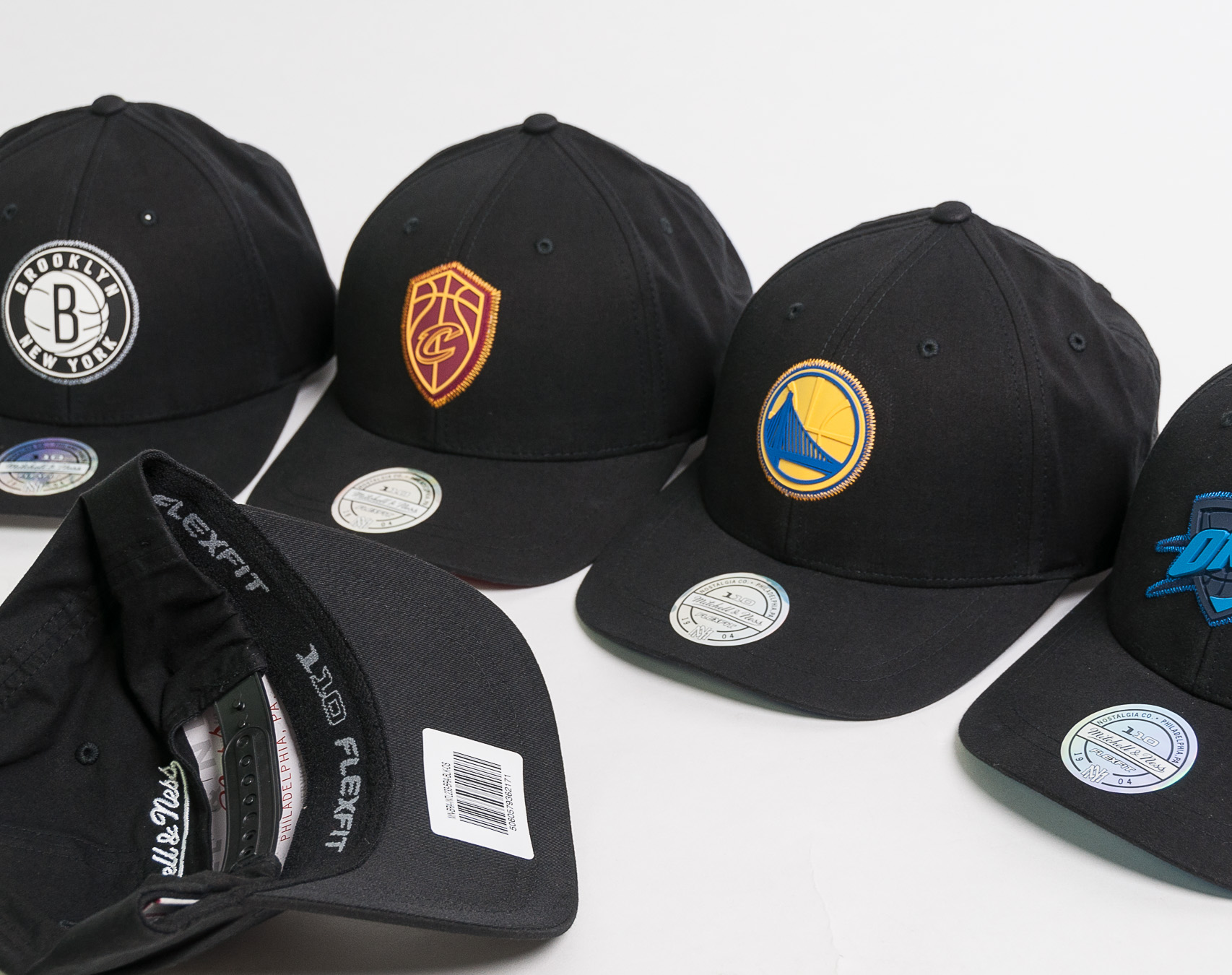 Kšiltovka Mitchell & Ness NBA Biowashed Zig Zag 110 SB Golden State Warrirors Black Snapback