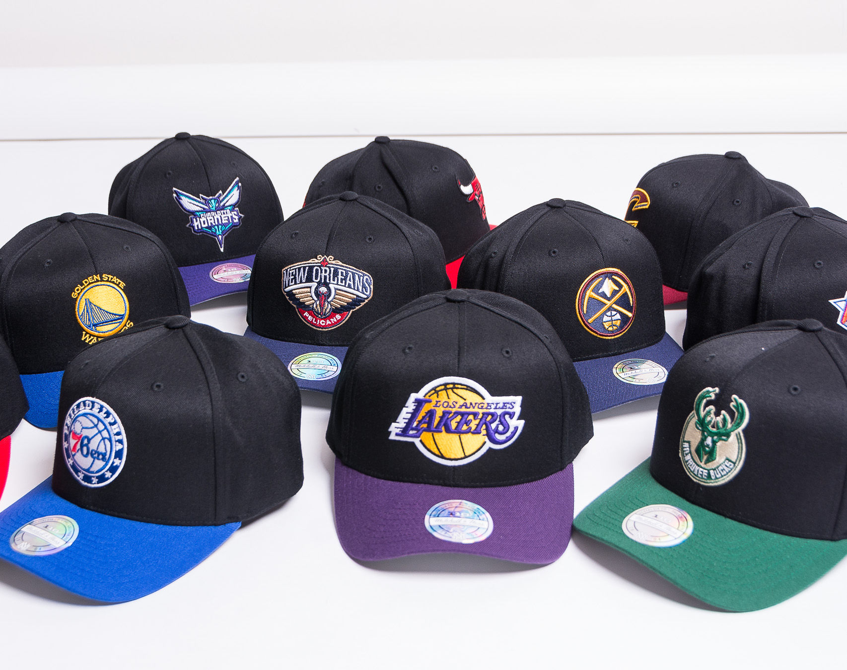 Kšiltovka Mitchell & Ness Cleveland Cavaliers 2 Tone 110 Black/Dark Red Snapback