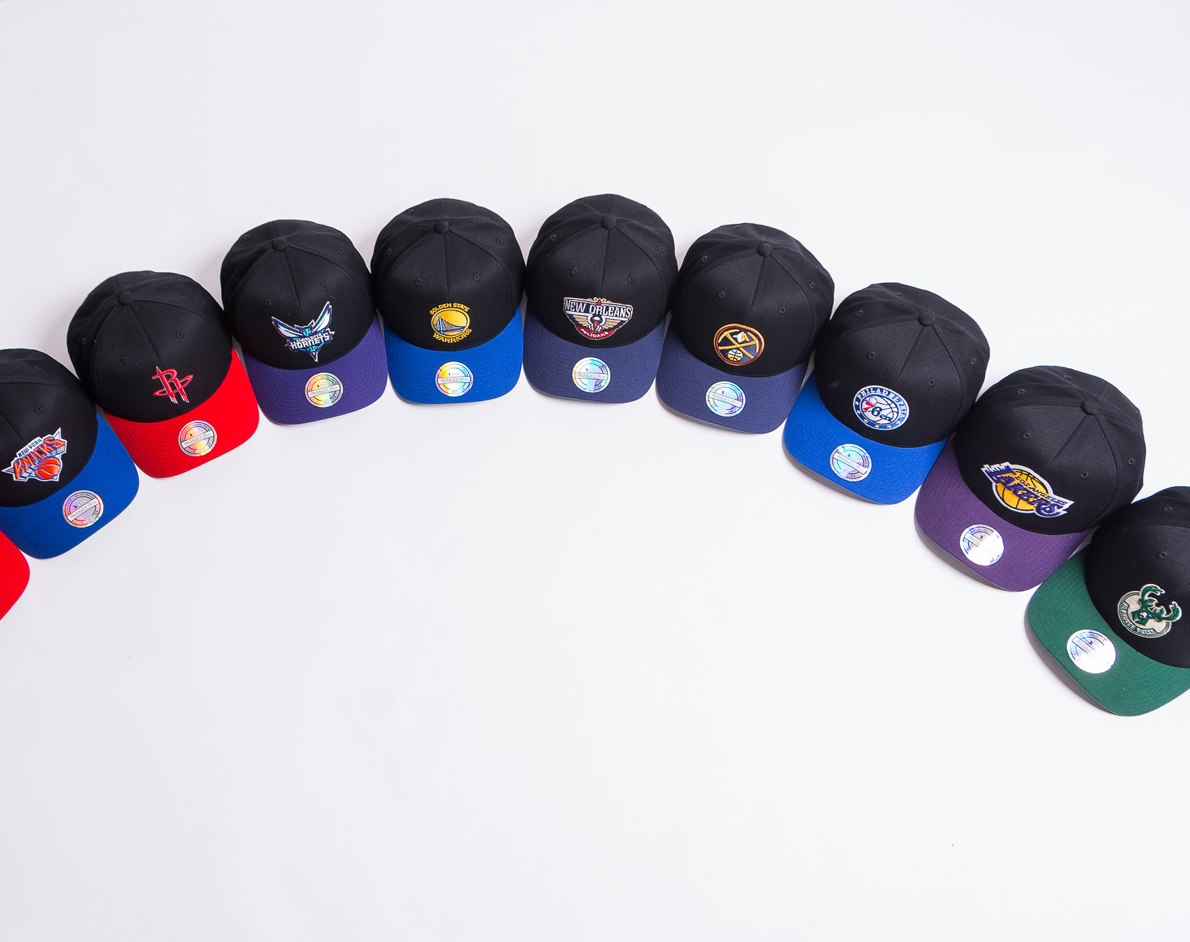 Kšiltovka Mitchell & Ness Cleveland Cavaliers 2 Tone 110 Black/Dark Red Snapback