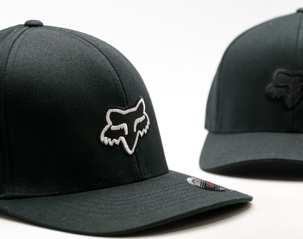 Kšiltovka FOX Legacy Black/Black Flexfit Hat