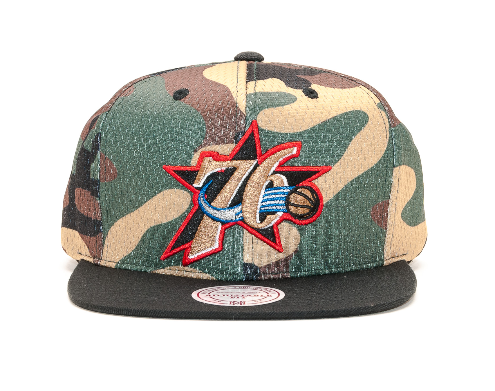 Kšiltovka Mitchell & Ness Philadelphia 76ers Woodland "COVER" Camo/Black Snapback