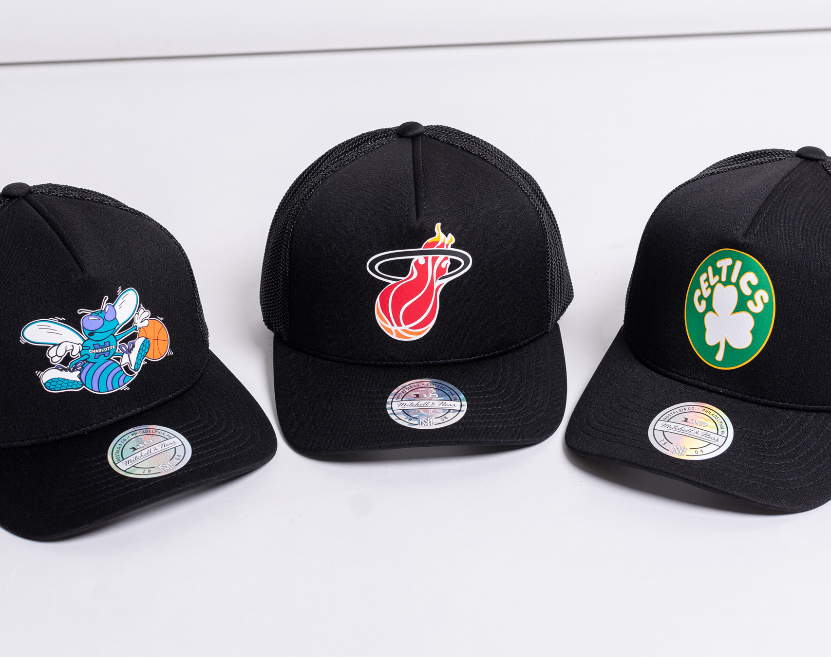 Kšiltovka Mitchell & Ness Boston Celtics INTL292 Vintage Jersey Snapback