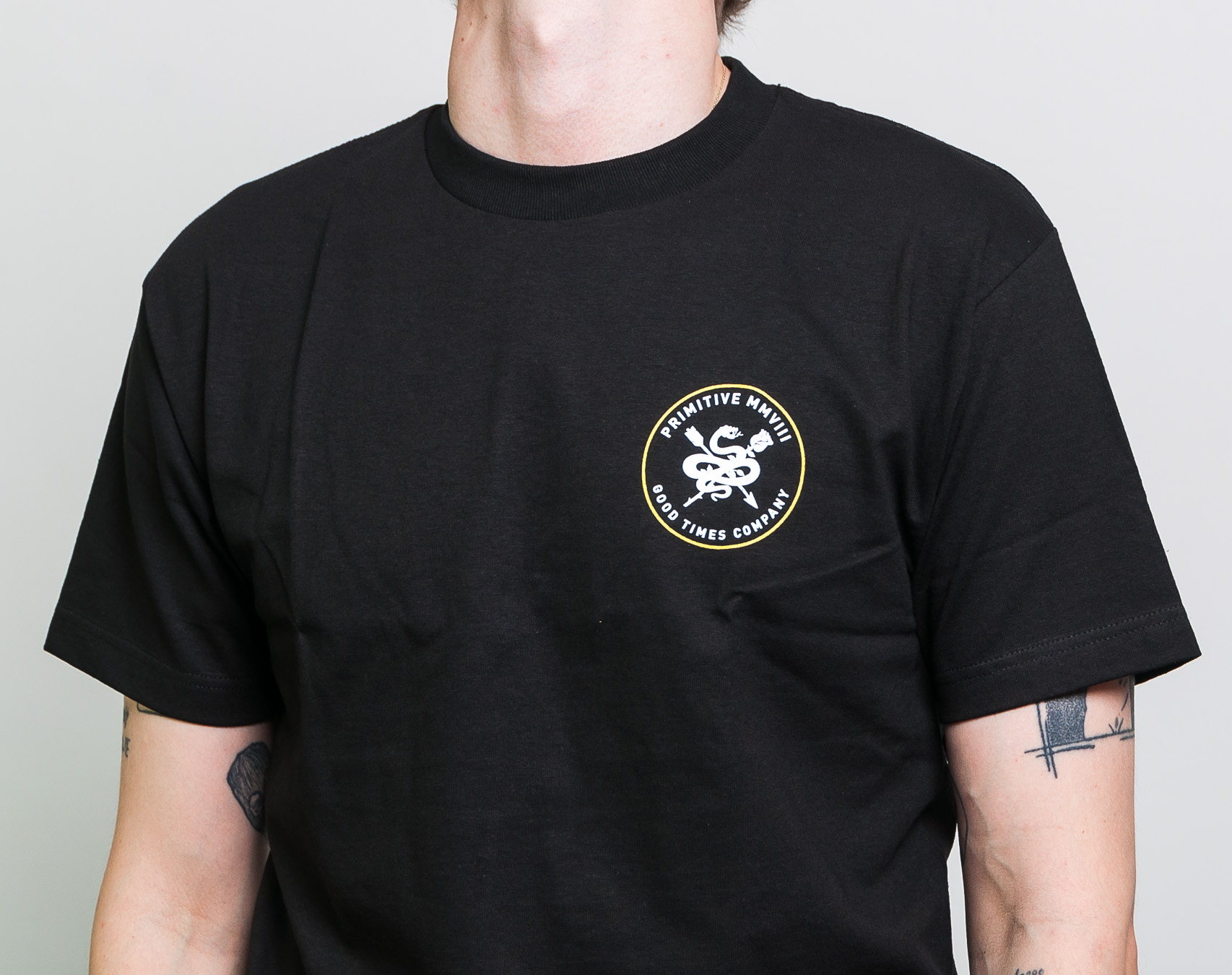 Triko Primitive Honor Pilot Black