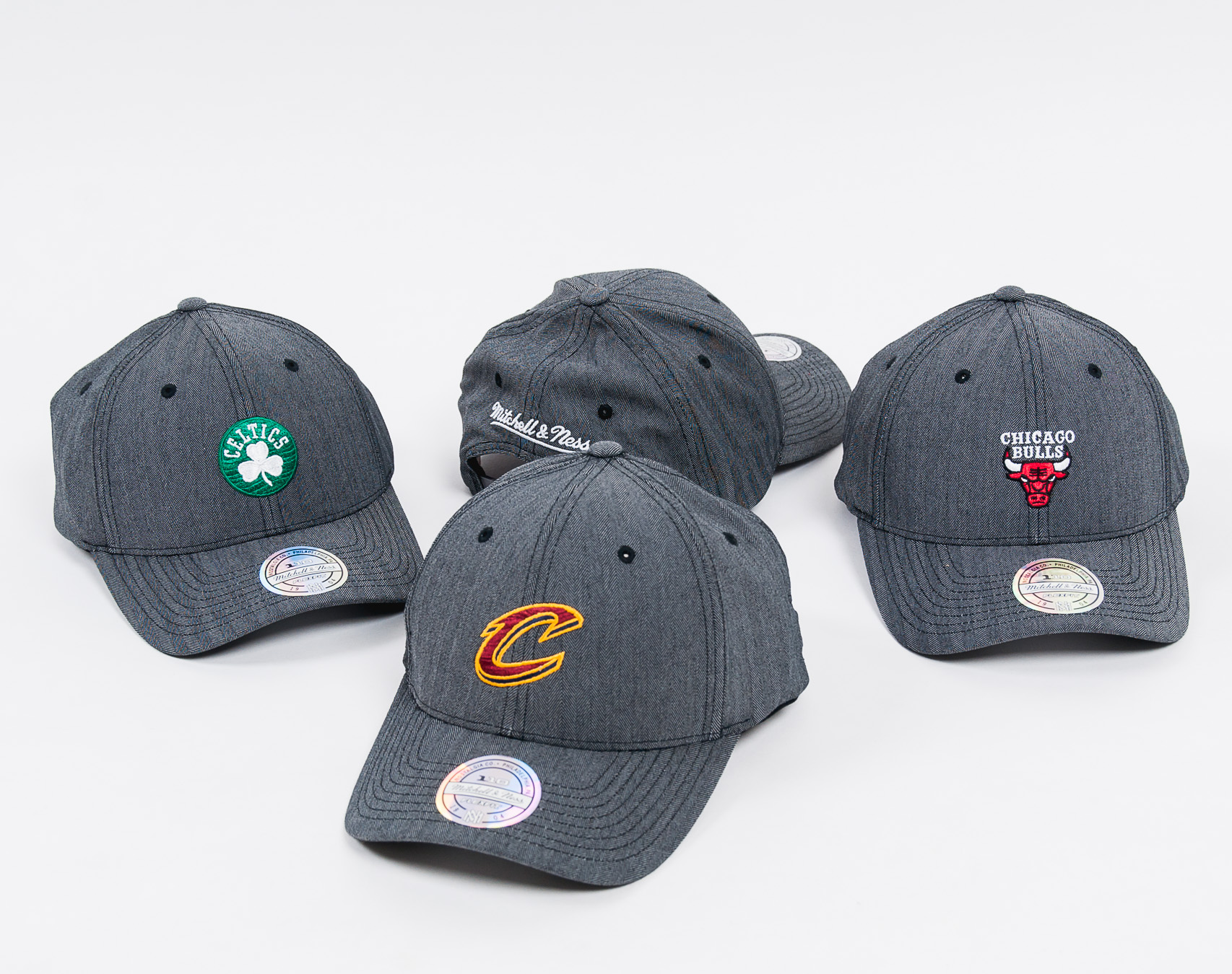 Kšiltovka Mitchell & Ness Poly Herringbone 110 Cleveland Cavaliers Grey/Black Snapback